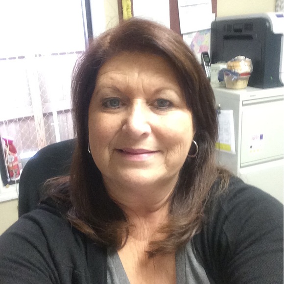Profile Picture of Cheri Trogdon (@cktrogdon) on Poshmark