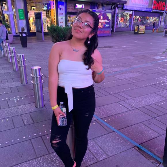Profile Picture of Nancy Ramos (@nancyramos417) on Poshmark