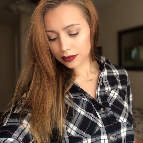 Profile Picture of Lesia Kalinichenko (@lesia88) on Poshmark