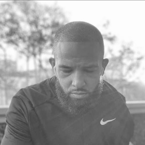 Profile Picture of Troy Druppal (@troy_druppal) on Poshmark