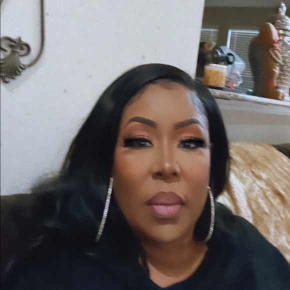 Profile Picture of Monique Tillis (@mytillis71) on Poshmark