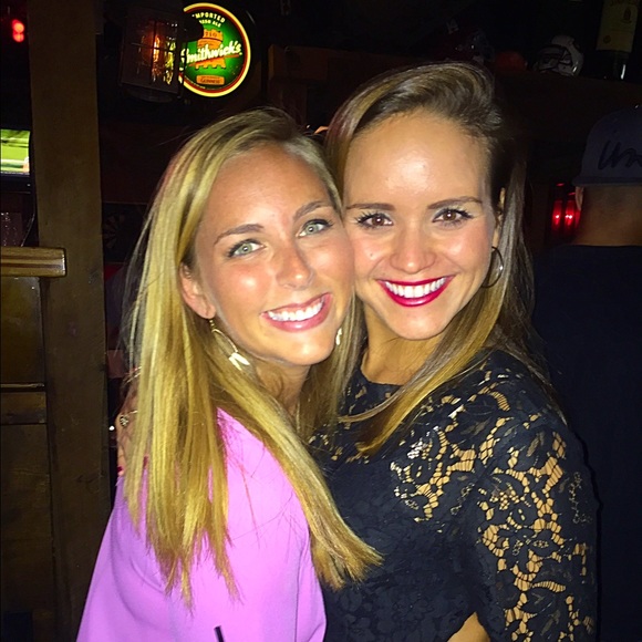 Profile Picture of Kim Stuardi (@kimbostu) on Poshmark