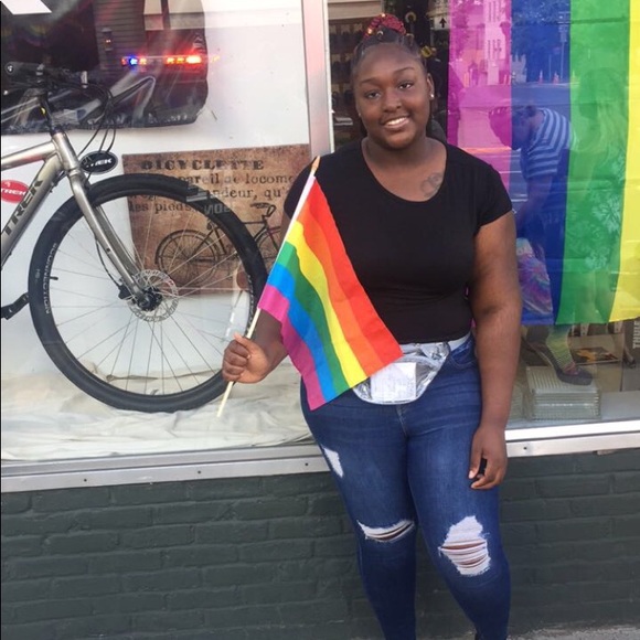Profile Picture of Torii Sheard (@tor890) on Poshmark