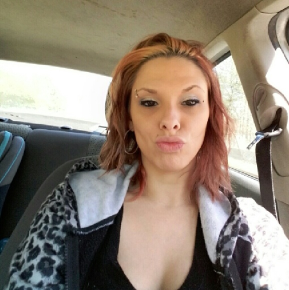 Profile Picture of Heather Mcfarland (@wifey89) on Poshmark