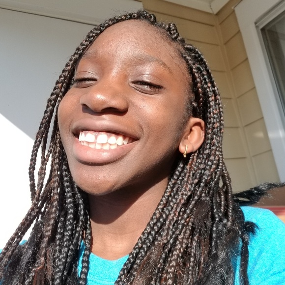 Profile Picture of Maniyannah Komba (@mkomba2007) on Poshmark