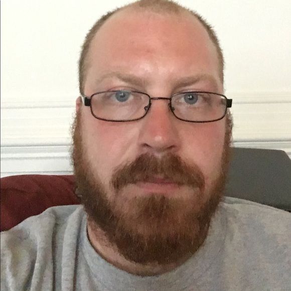 Profile Picture of Casey Bates (@cbs03ep3) on Poshmark