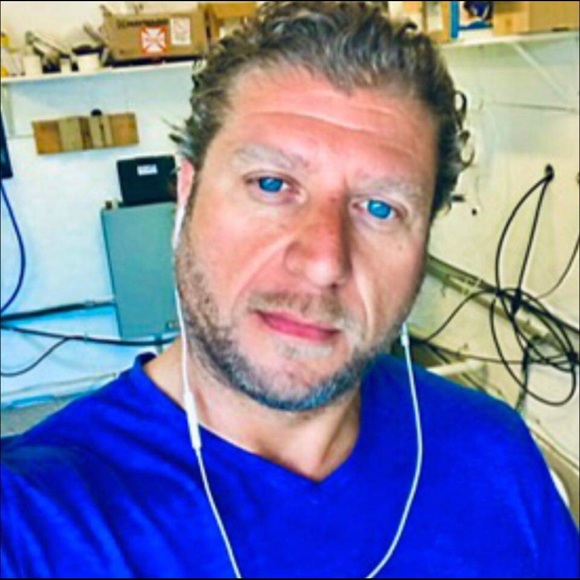 Profile Picture of Joseph Kiernan (@joeandcara) on Poshmark