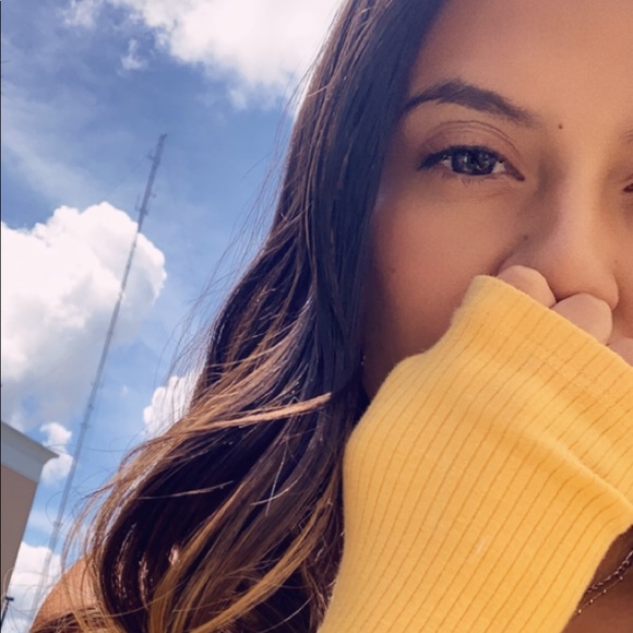 Profile Picture of Jelisa Roque (@jelisacanton) on Poshmark