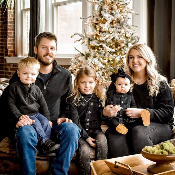 Profile Picture of Taylor Wulff (@taylor_wulff) on Poshmark