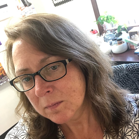 Profile Picture of Catherine Setterlund (@casetter) on Poshmark