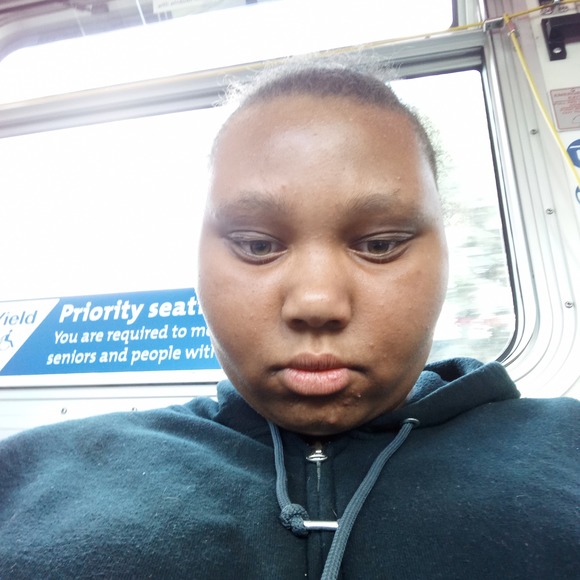 Profile Picture of Mull Null (@mull_null) on Poshmark