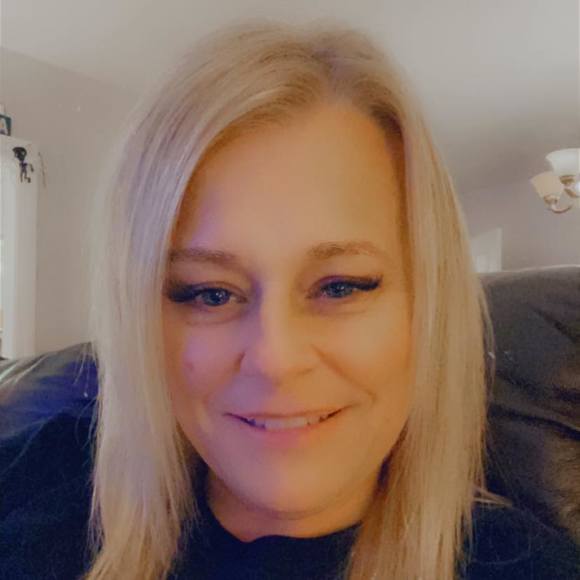 Profile Picture of Roberta Wentzell-finn (@robertawentzell) on Poshmark