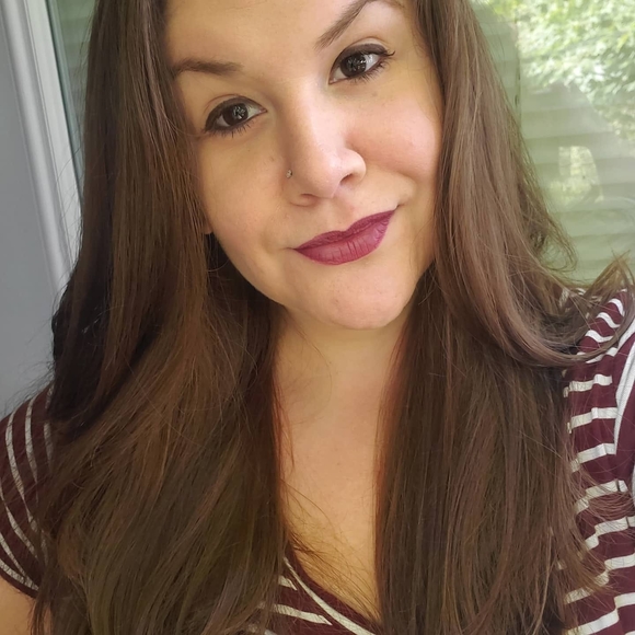 Profile Picture of Chanel Auchenbach (@auchenc) on Poshmark