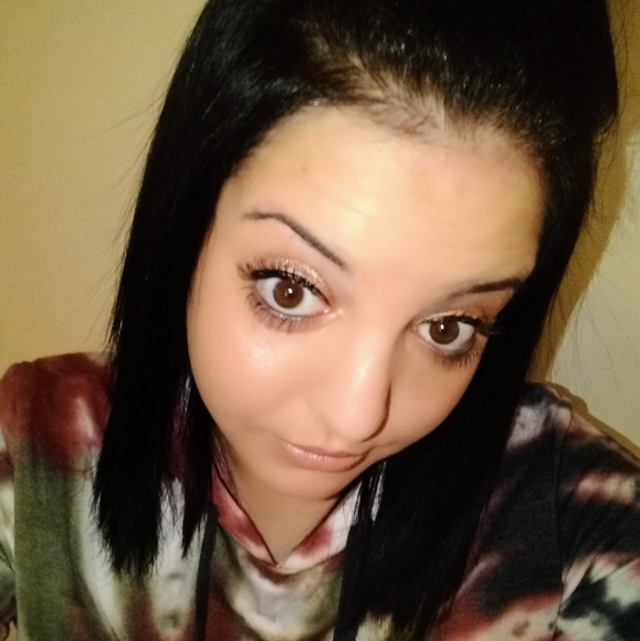 Profile Picture of Amanda Sleboda (@nextdone1) on Poshmark