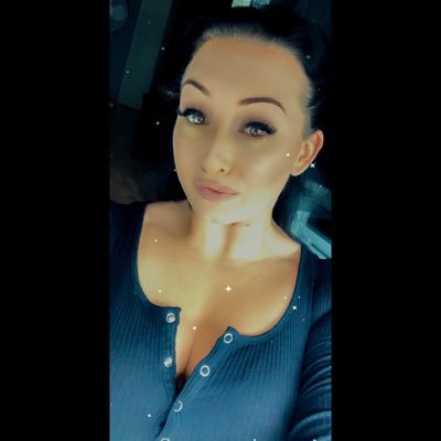 Profile Picture of Michelle Hager (@M1sch1) on Twitter