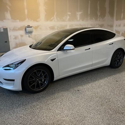 Profile Picture of Christopher Arnaud (@christo40435738) on Twitter