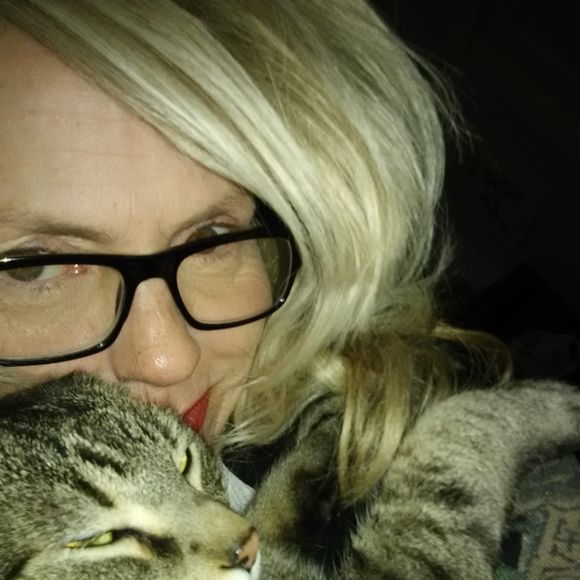 Profile Picture of Amy Reals (@amerenza) on Poshmark