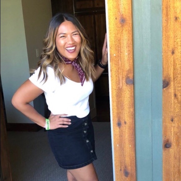 Profile Picture of Joy Corpus (@mjoycorpus) on Poshmark