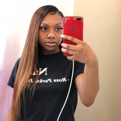 Profile Picture of Lisa Simpson 💛 (@ThaRealKamKam) on Twitter