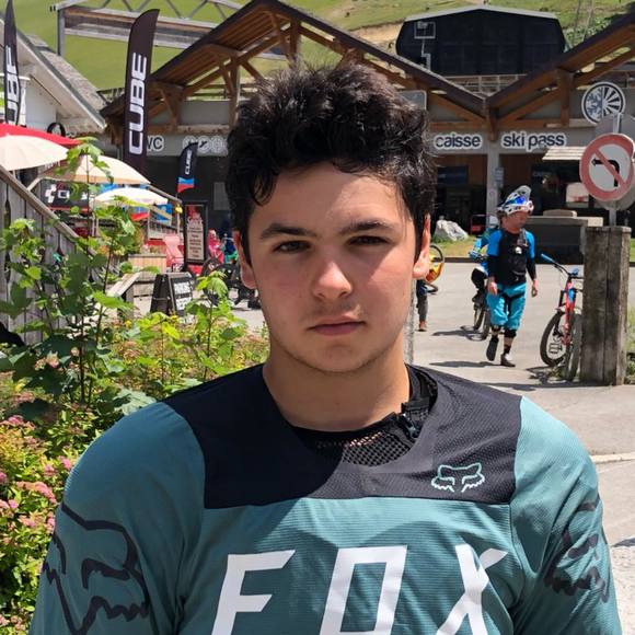 Profile Picture of George Hollo (@georgehollo) on Poshmark