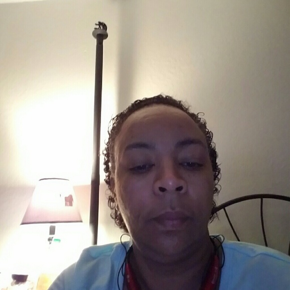 Profile Picture of Roxanne Fristoe (@roxie1965) on Poshmark