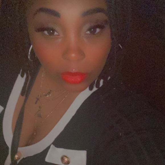 Profile Picture of Kanei Mcmillon (@kanei_mcmillon) on Poshmark