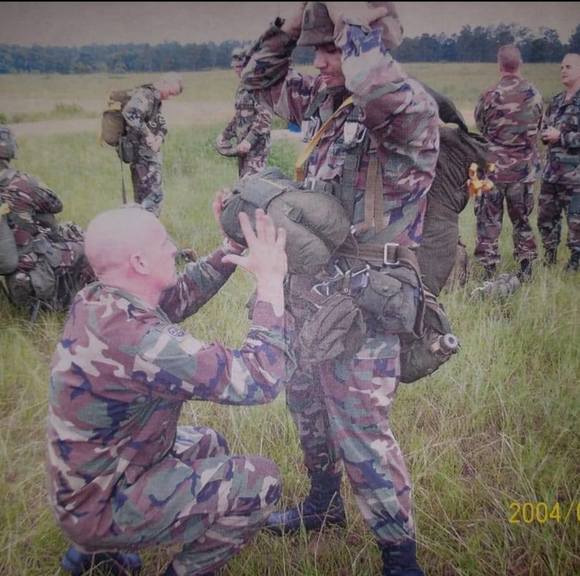 Profile Picture of Doug Hildebrand (@doug368) on Poshmark