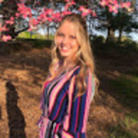 Profile Picture of Chasitee Shroyer (@shroyerchasitee) on Poshmark