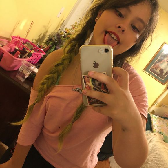 Profile Picture of Grace Peterson (@gracepeterso169) on Poshmark