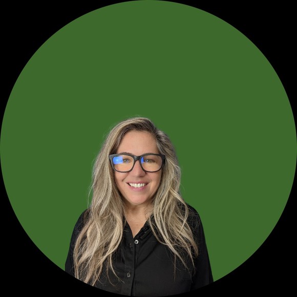 Profile Picture of Tina Brenkus (@tinabstyle) on Poshmark