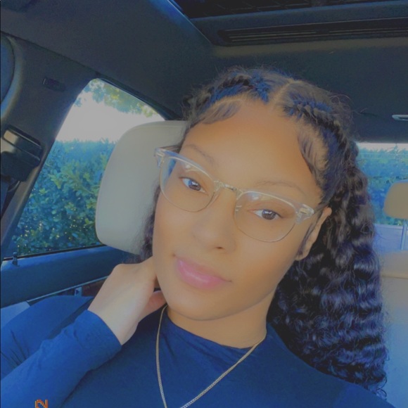 Profile Picture of Chaniqua Ousley (@chaniqua23) on Poshmark