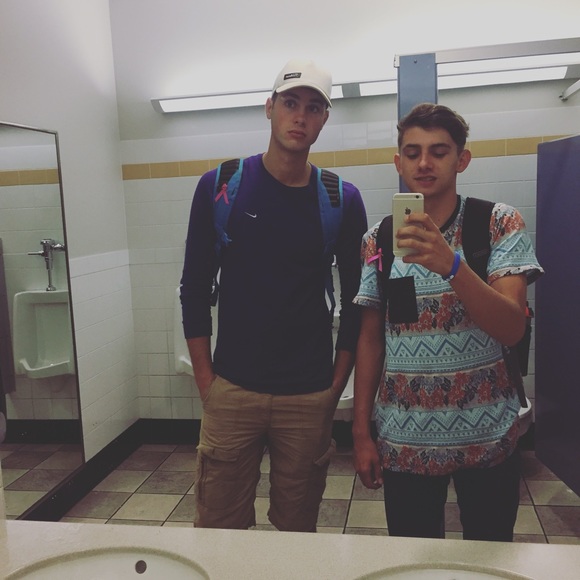 Profile Picture of Michael Gossett (@mbgossett23) on Poshmark