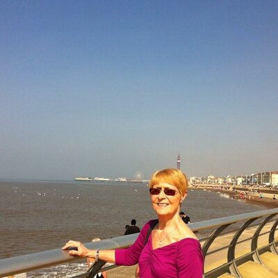 Profile Picture of Carole Barker (@carole_barker) on Twitter