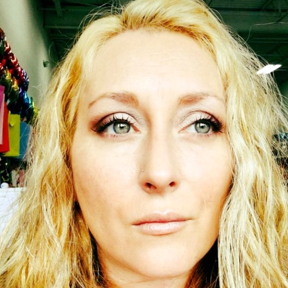Profile Picture of Jennifer Heiser (@jennifereve227) on Poshmark