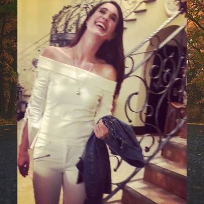 Profile Picture of Marisa Petra (@MarisaGinSinger) on Twitter