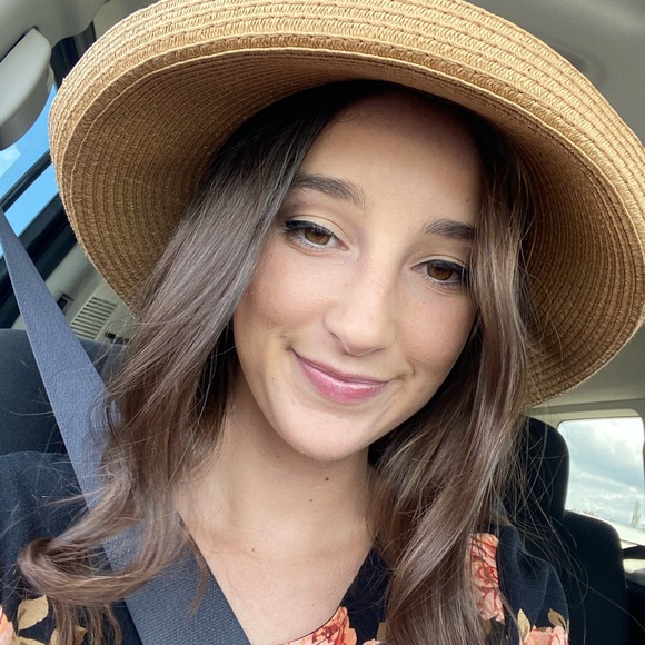 Profile Picture of Lacey Frederick (@lacey_frederick) on Poshmark