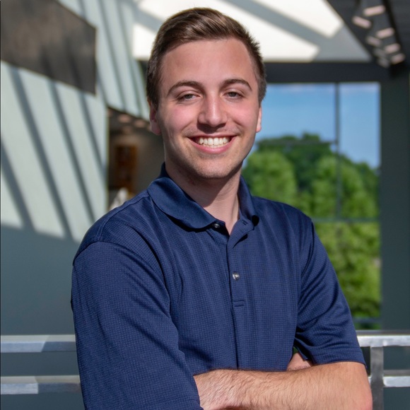 Profile Picture of Andrew Baxter (@andrewbaxter17) on Poshmark