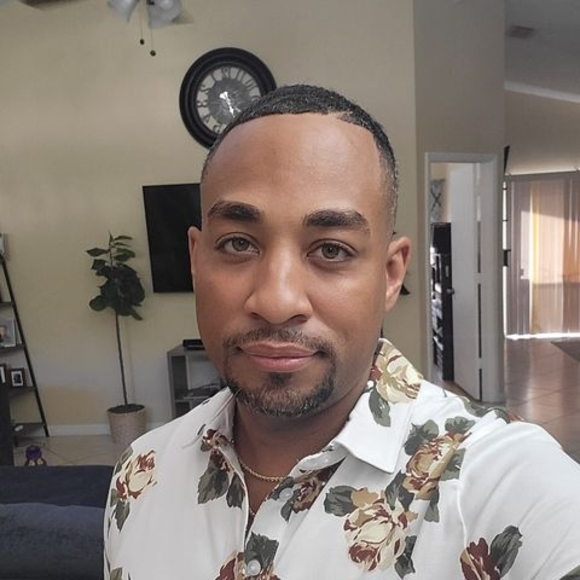Profile Picture of Andrew Mccoy (@andrewmccoy11) on Poshmark