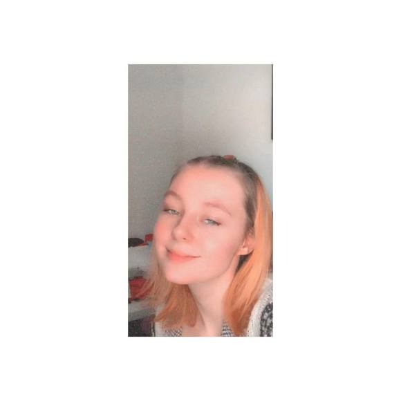 Profile Picture of Kaitlynn Buksar (@kbuksarhart) on Poshmark