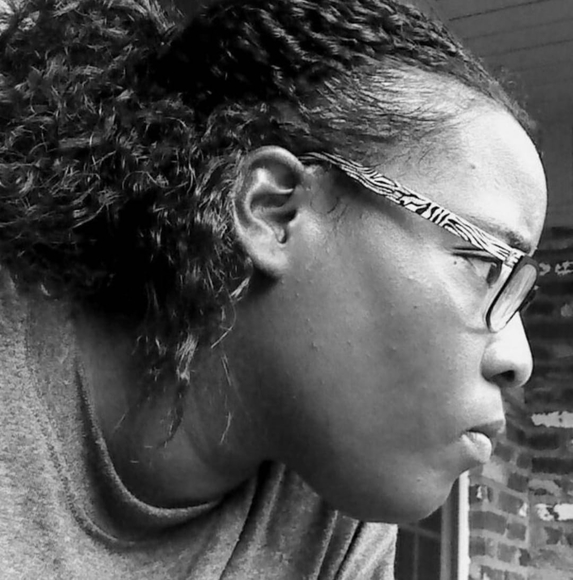 Profile Picture of Shenika Dear (@nikum86) on Poshmark
