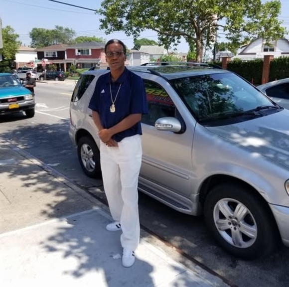 Profile Picture of Carl Freeman (@carlfreeman1013) on Poshmark