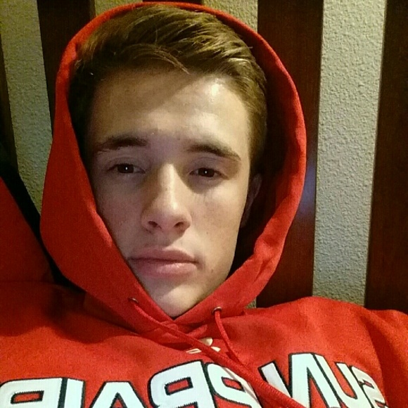 Profile Picture of Brad Halverson (@b_rad1224) on Poshmark