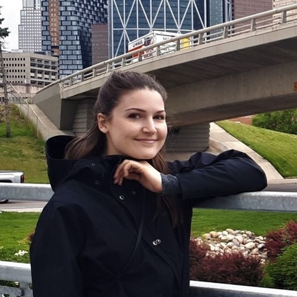 Profile Picture of Simone Phair (@mypaperheart9) on Poshmark