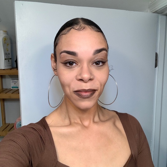 Profile Picture of Renee Broxton (@rabroxton) on Poshmark