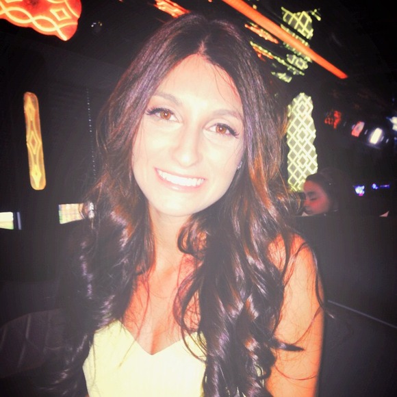 Michelle Palmiero - Poshmark Profile Picture of Michelle Palmiero (@mp_04) on Poshmark