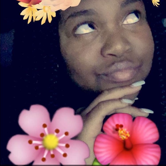 Profile Picture of Eryn Cheeley (@abeniu) on Poshmark