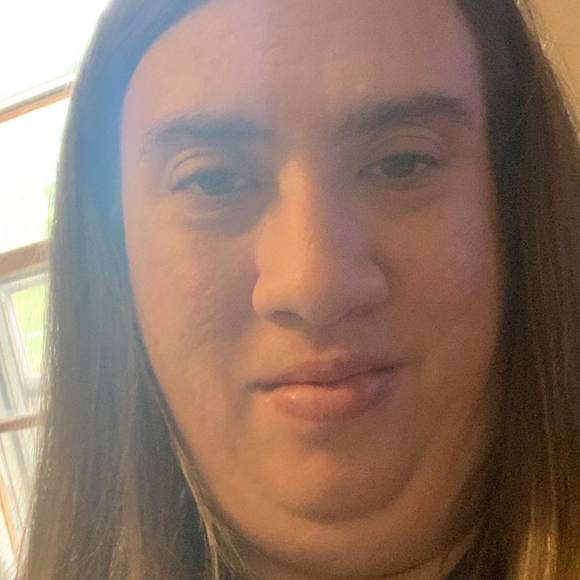 Profile Picture of Stephanie Kleitz (@skleitz421) on Poshmark