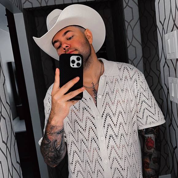 Profile Picture of Jeffery Rayos (@jrayos66) on Poshmark