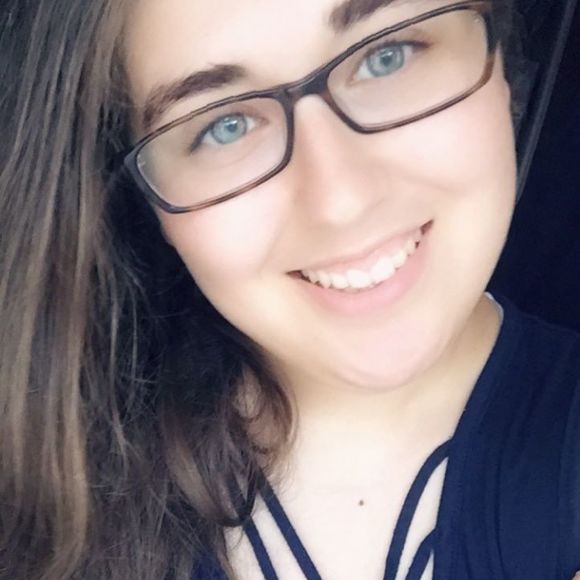 Profile Picture of Nicole Turner (@nat2997) on Poshmark
