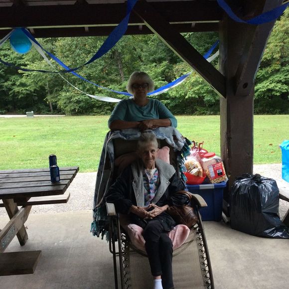 Profile Picture of Pamela Cooper (@pamelacooper711) on Poshmark